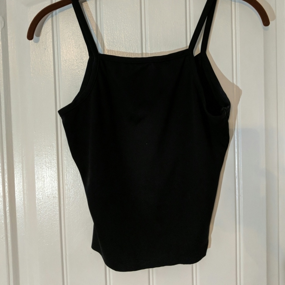 Black cropped tank top